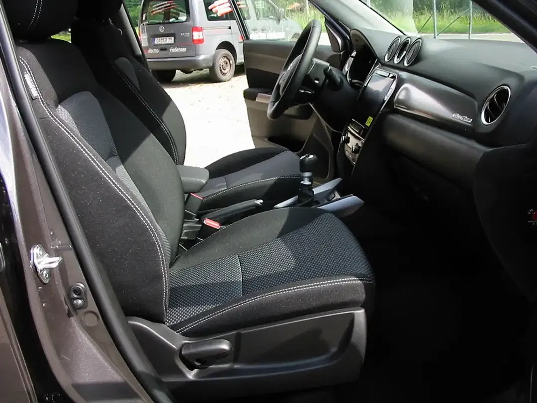 Suzuki Vitara - Thumbnail 21