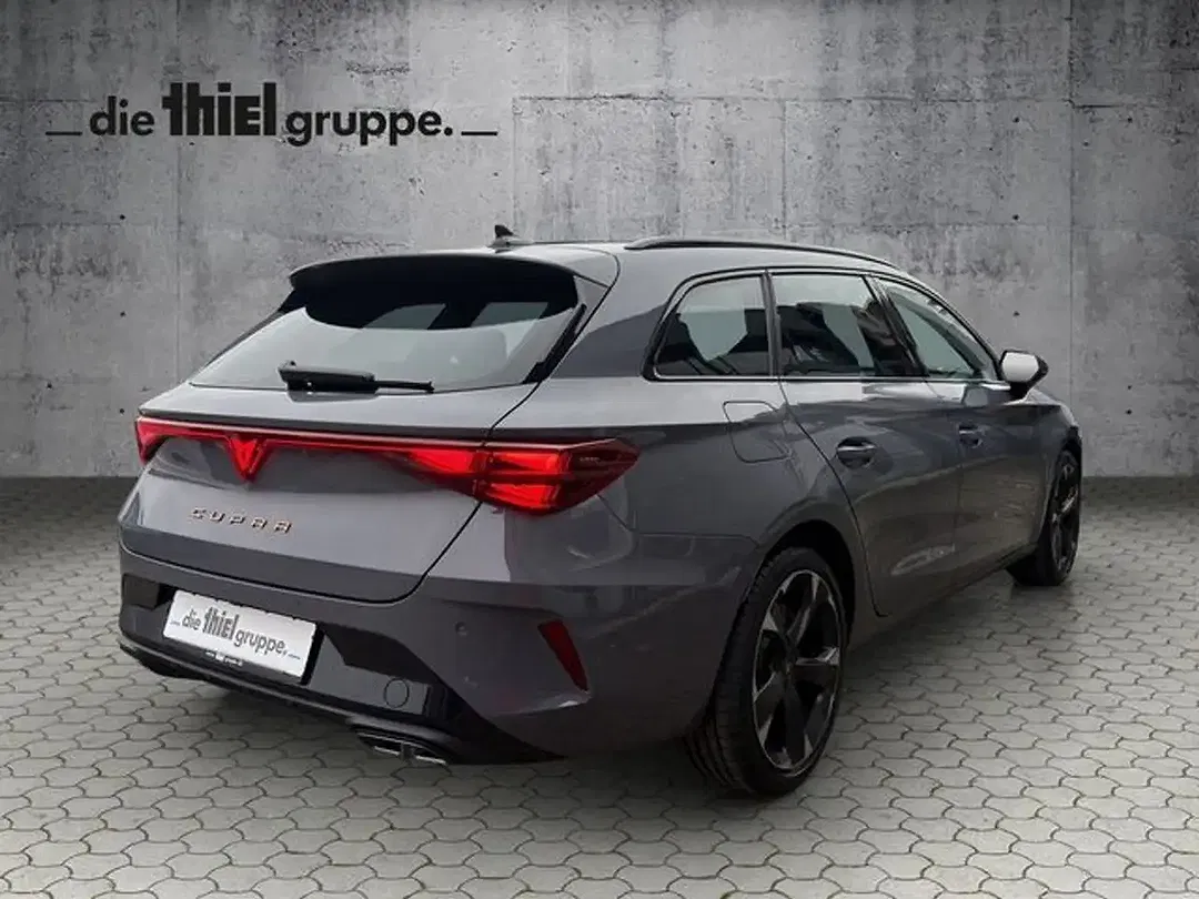CUPRA Leon - Thumbnail 3