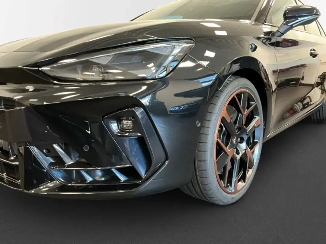 CUPRA Leon - Thumbnail 4