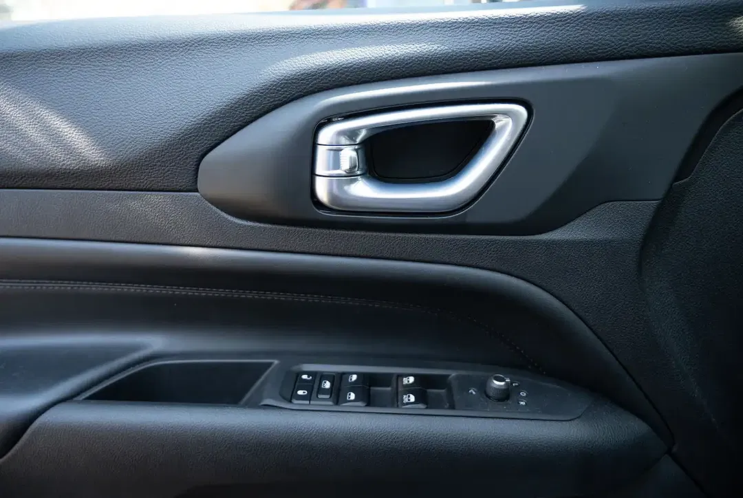 Jeep Compass - Thumbnail 13