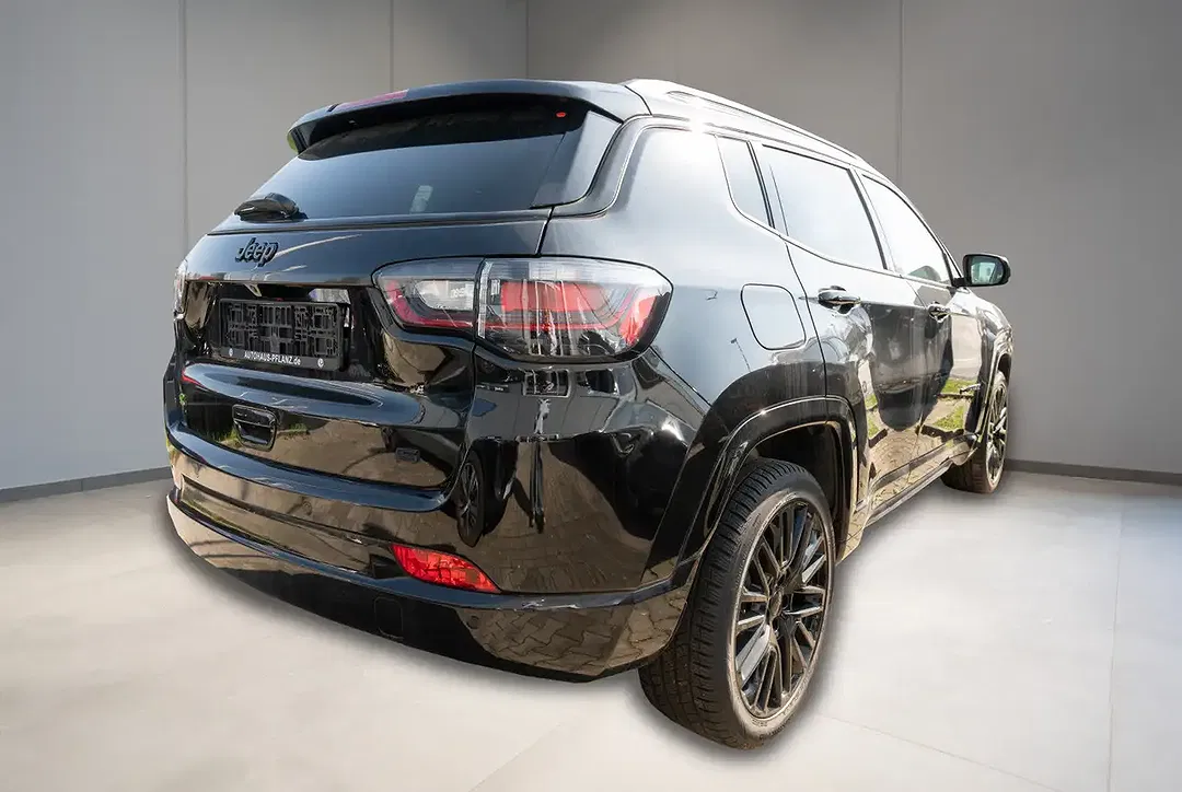 Jeep Compass - Thumbnail 3