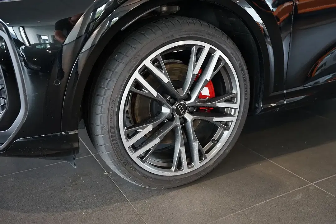 Audi SQ5 - Thumbnail 6