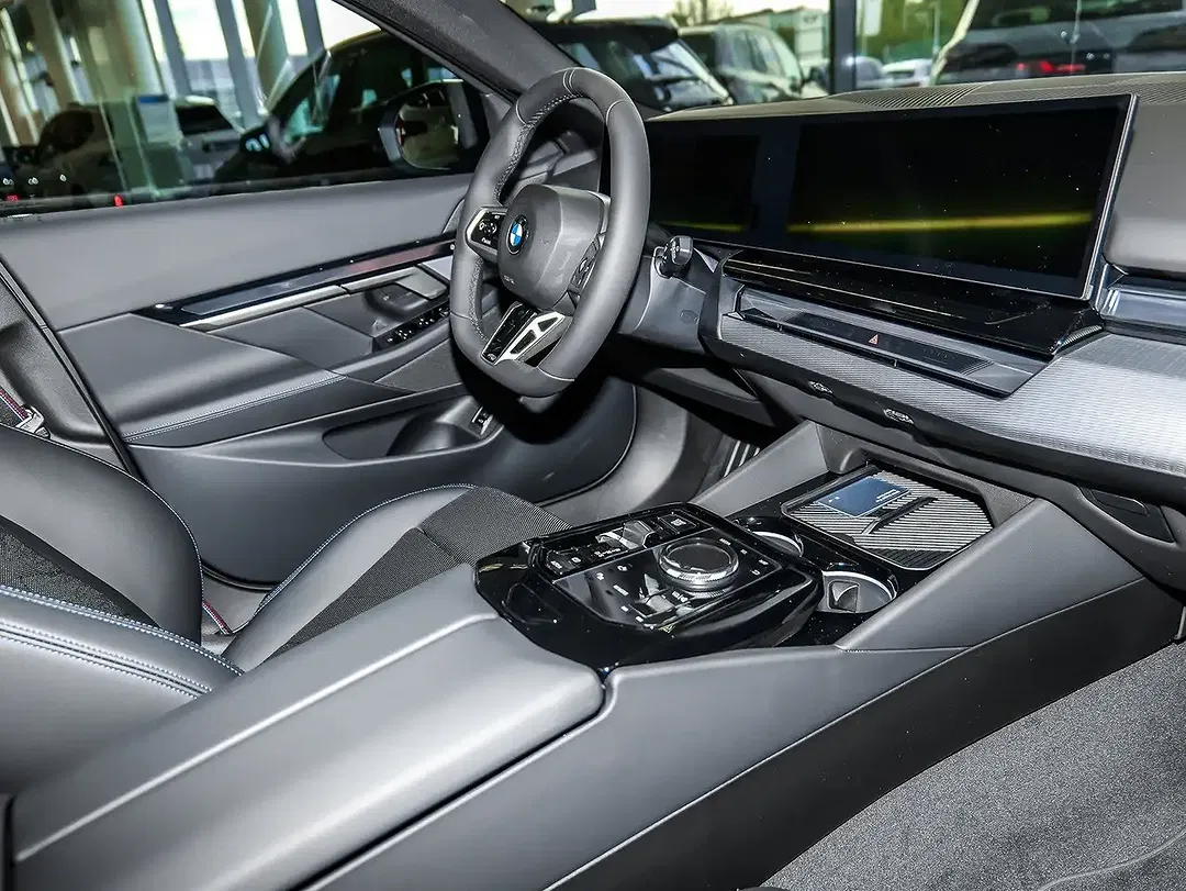 BMW 520 - Thumbnail 3