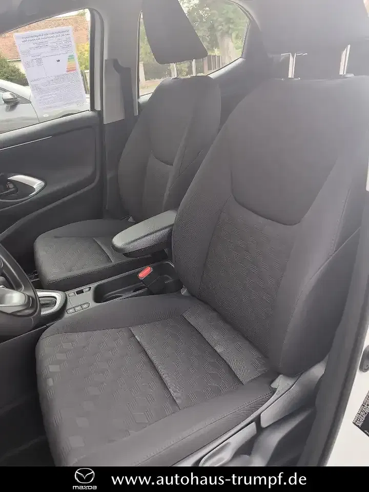 Mazda 2 - Thumbnail 12
