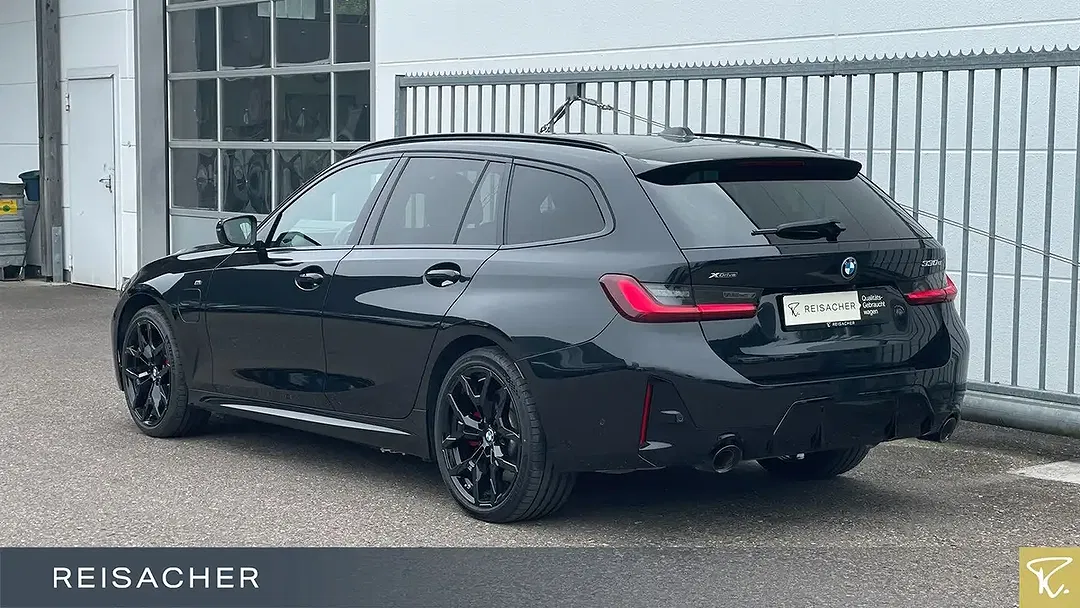 BMW 330 - Thumbnail 2