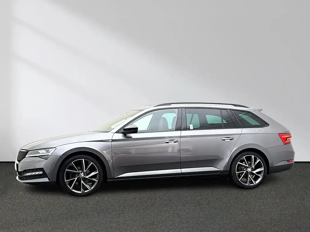Skoda Superb - Thumbnail 1