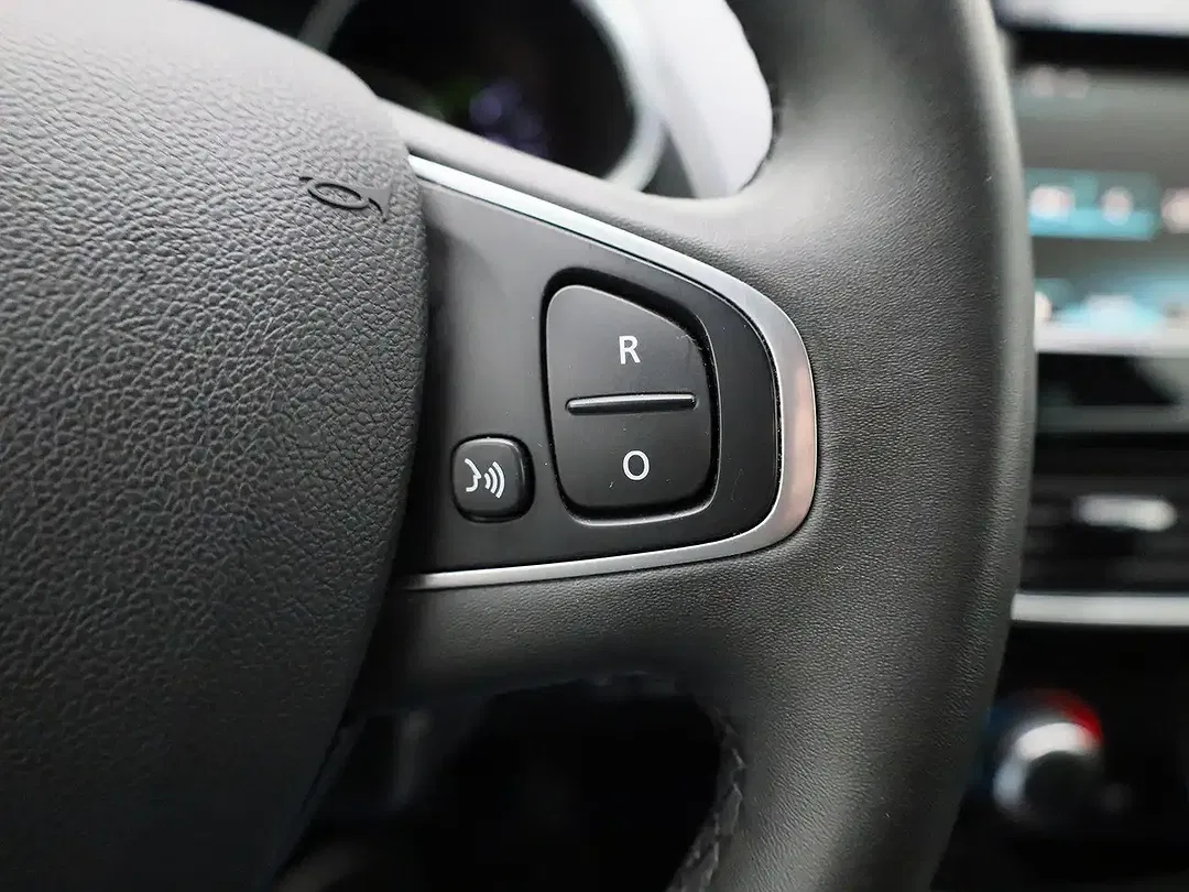 Renault Clio - Thumbnail 15