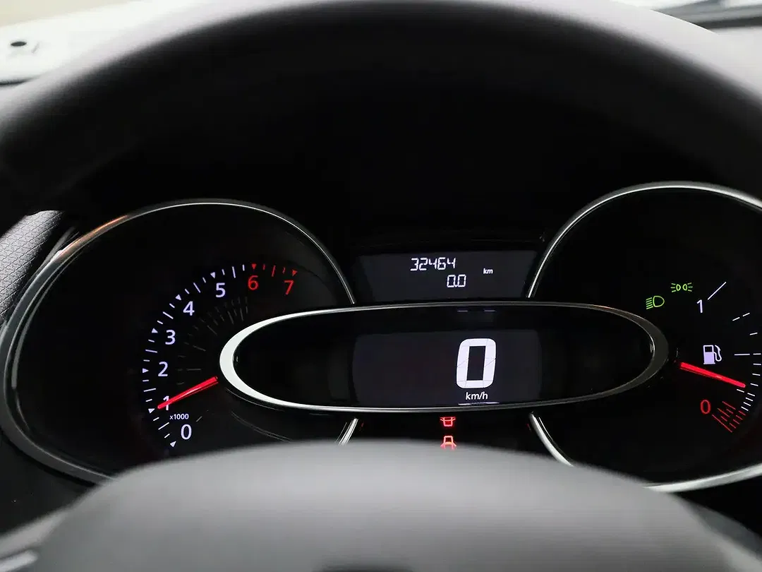 Renault Clio - Thumbnail 8