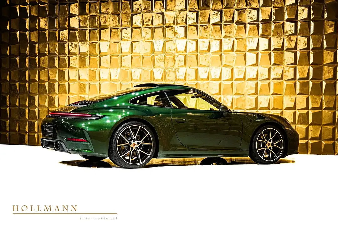 Porsche 992 - Thumbnail 3