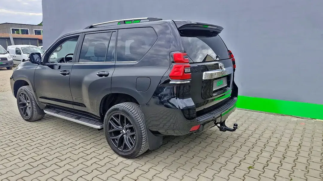 Toyota Land Cruiser - Thumbnail 2