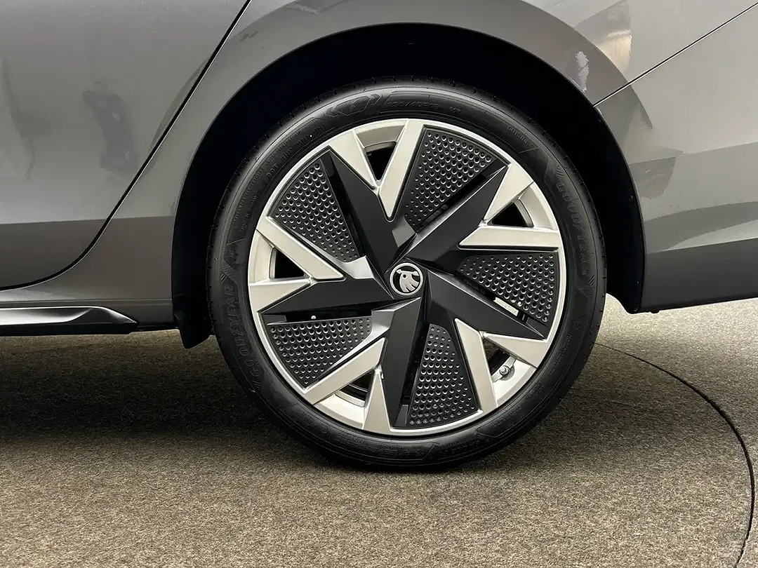 Skoda Superb - Thumbnail 6
