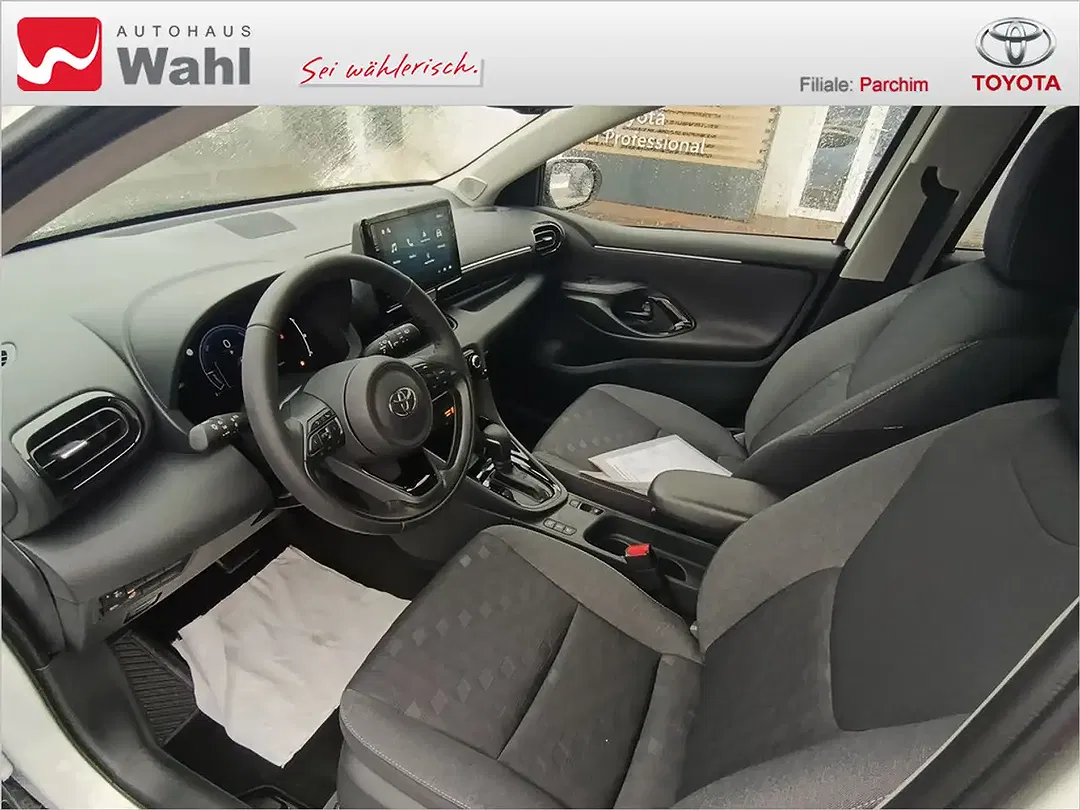 Toyota Yaris - Thumbnail 12