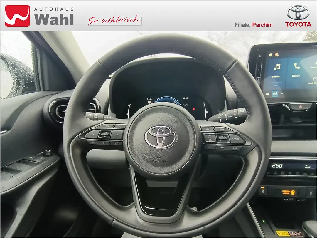 Toyota Yaris - Thumbnail 13