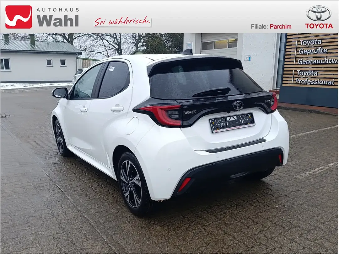 Toyota Yaris - Thumbnail 2