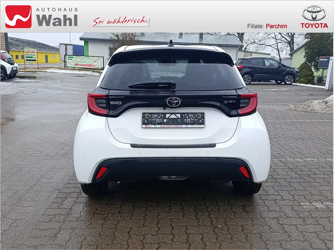 Toyota Yaris - Thumbnail 4