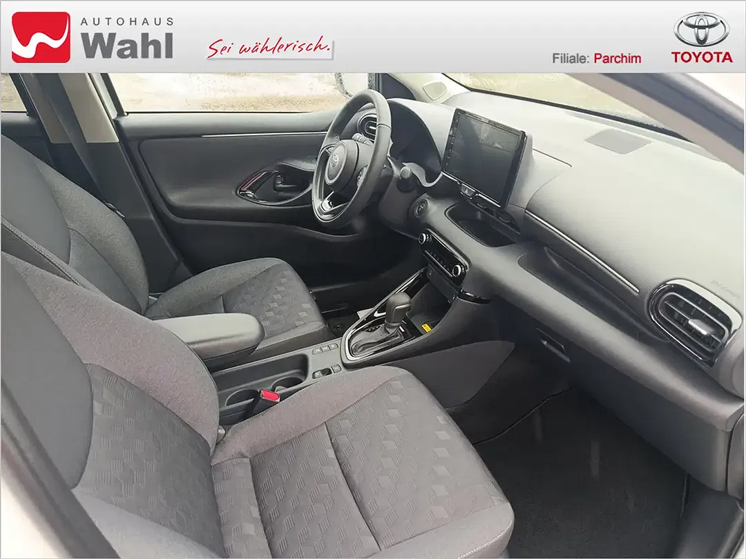 Toyota Yaris - Thumbnail 5