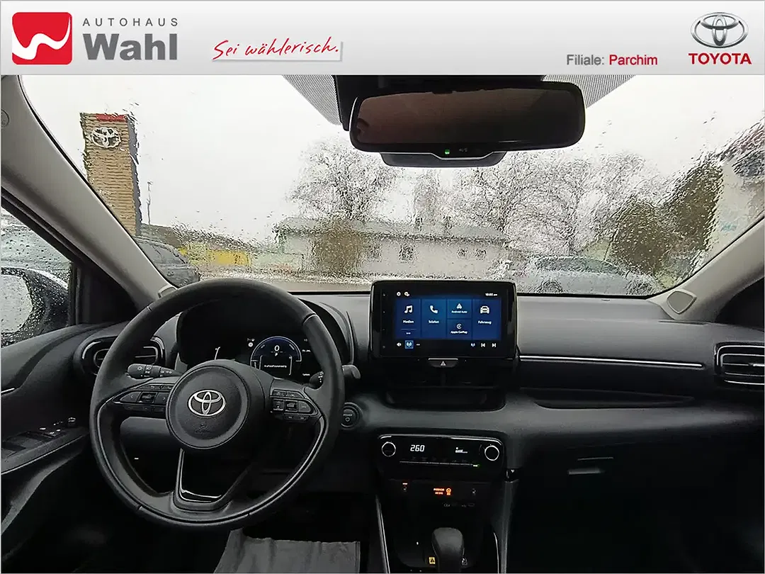 Toyota Yaris - Thumbnail 8