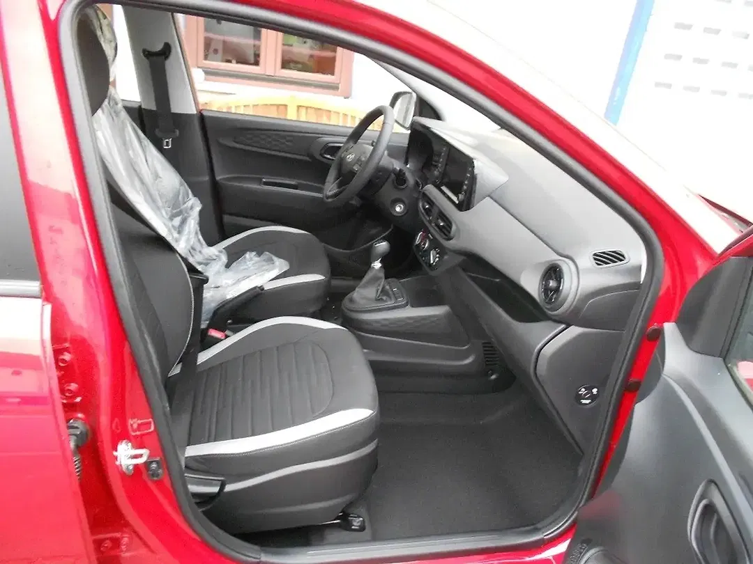 Hyundai i10 - Thumbnail 13