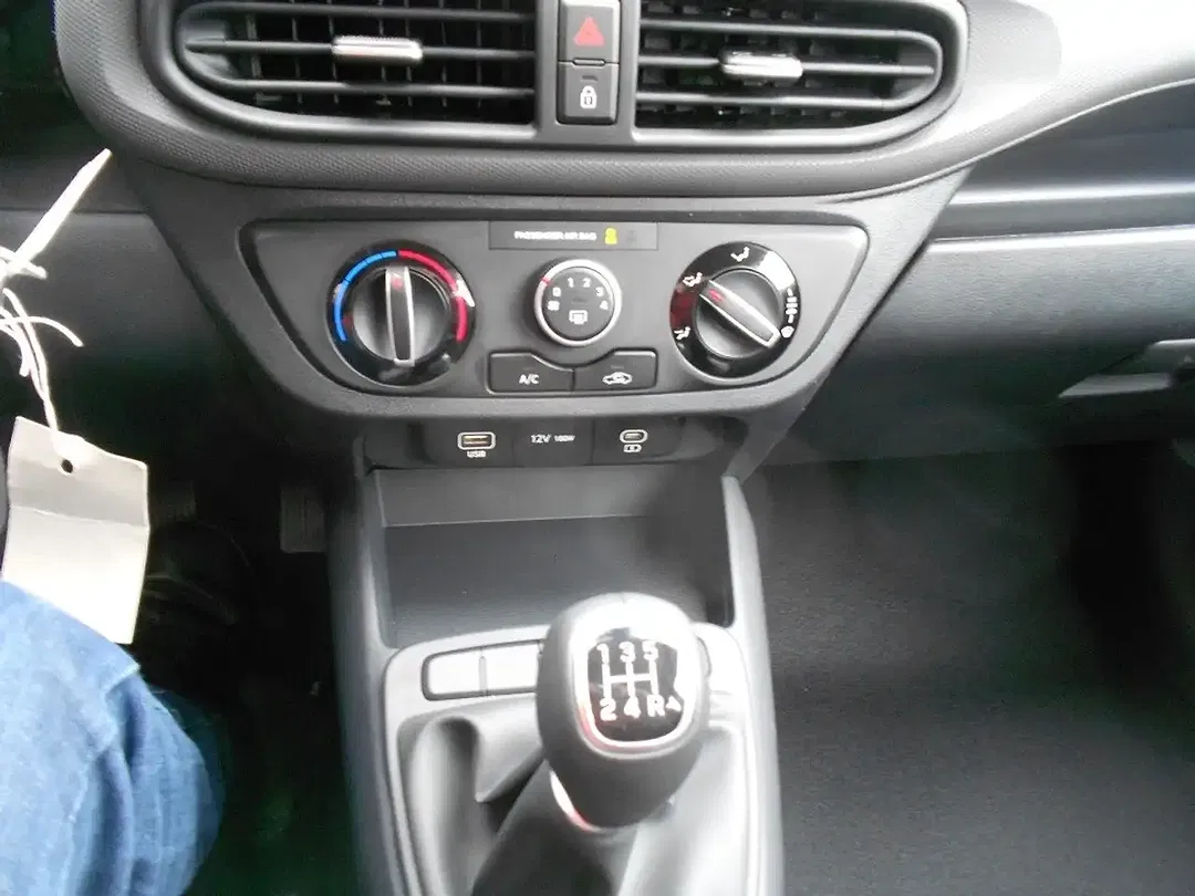 Hyundai i10 - Thumbnail 8