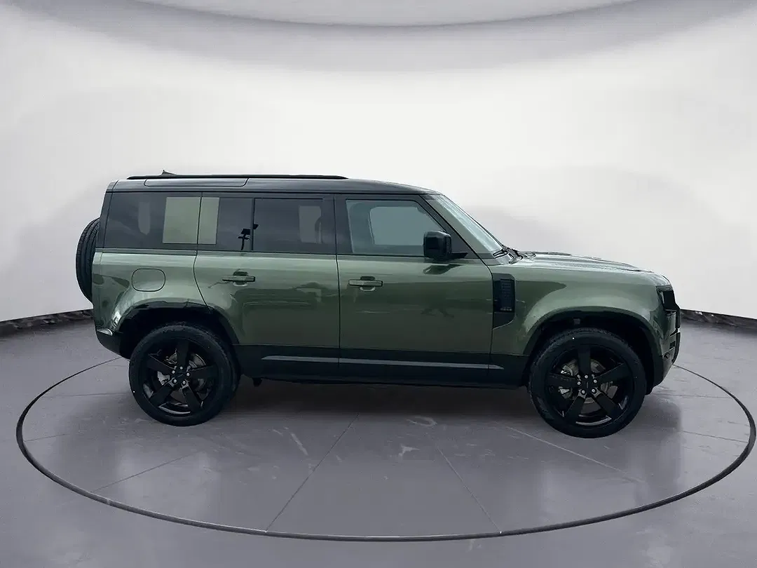 Land Rover Defender - Thumbnail 4