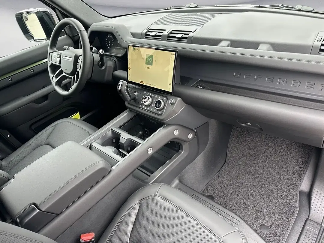 Land Rover Defender - Thumbnail 7