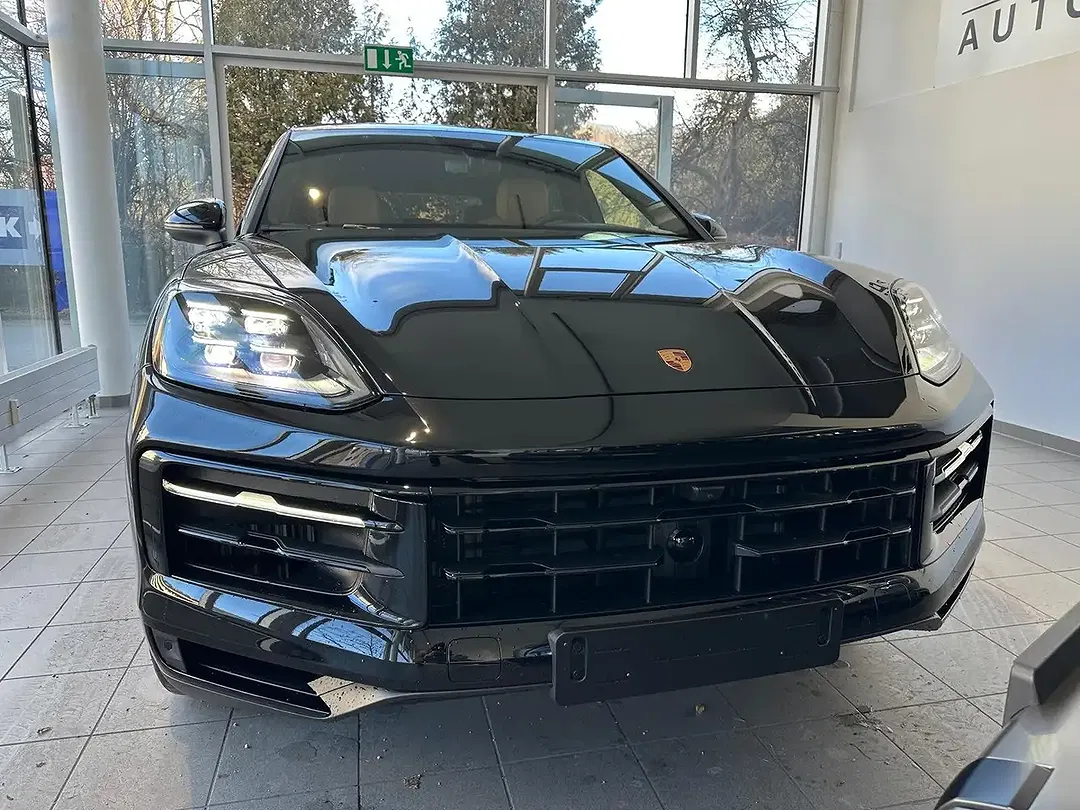 Porsche Cayenne - Thumbnail 2