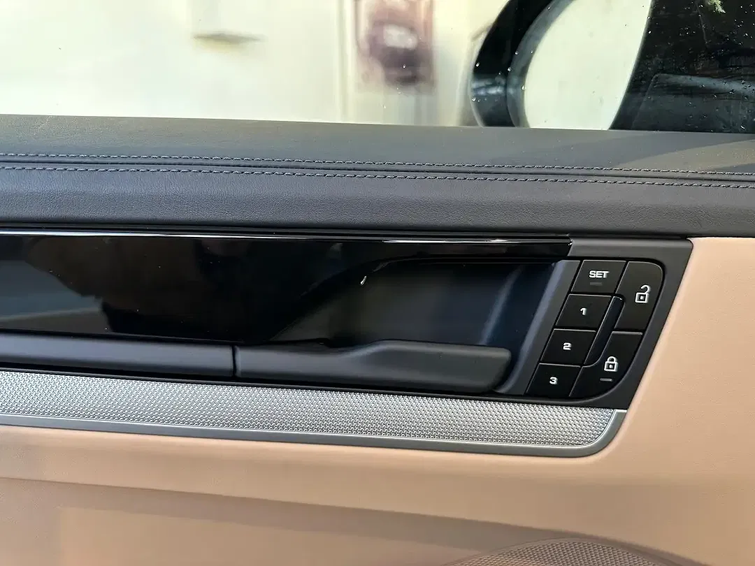 Porsche Cayenne - Thumbnail 8