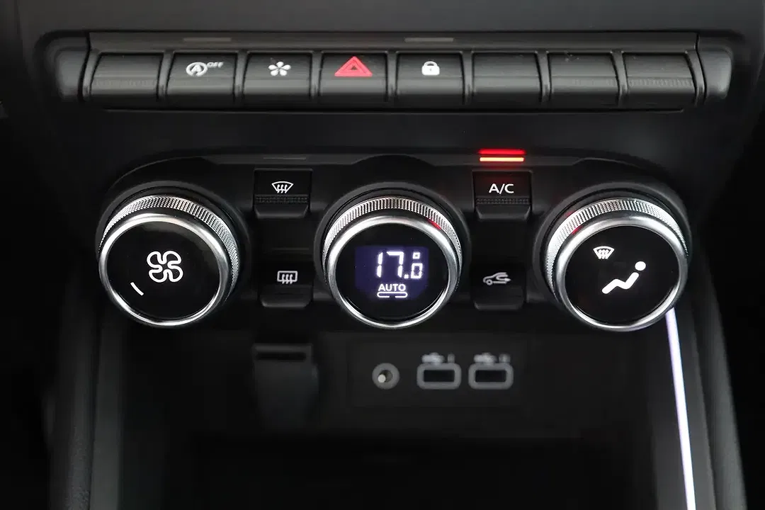 Renault Clio - Thumbnail 11
