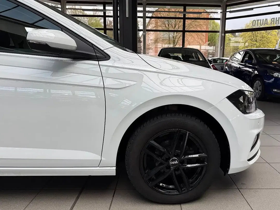 Volkswagen Polo - Thumbnail 5