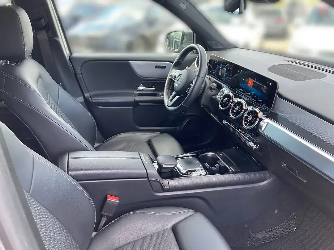 Mercedes-Benz GLB 200 - Thumbnail 9