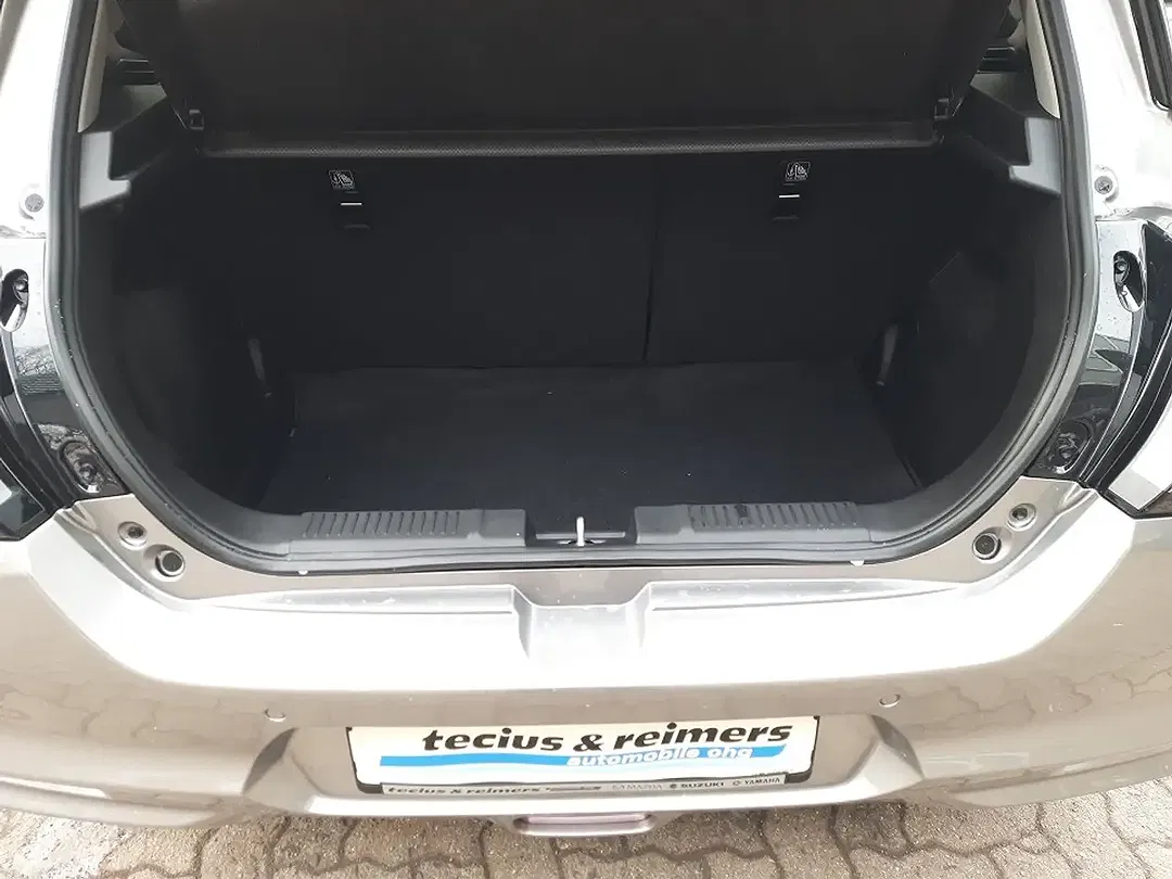 Suzuki Swift - Thumbnail 13