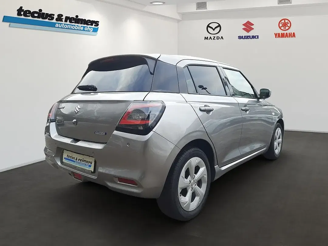 Suzuki Swift - Thumbnail 4
