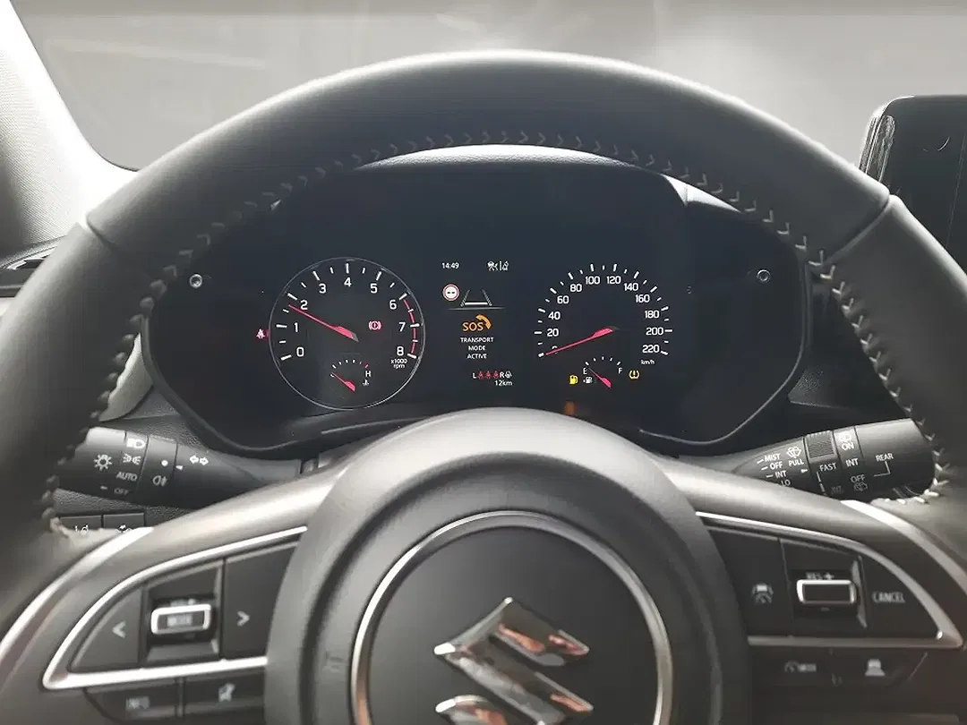 Suzuki Swift - Thumbnail 9