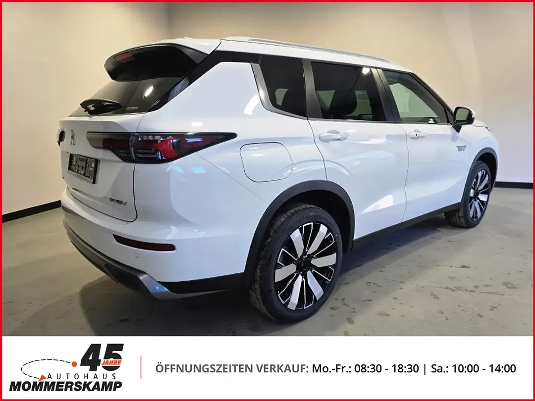 Mitsubishi Outlander - Thumbnail 2