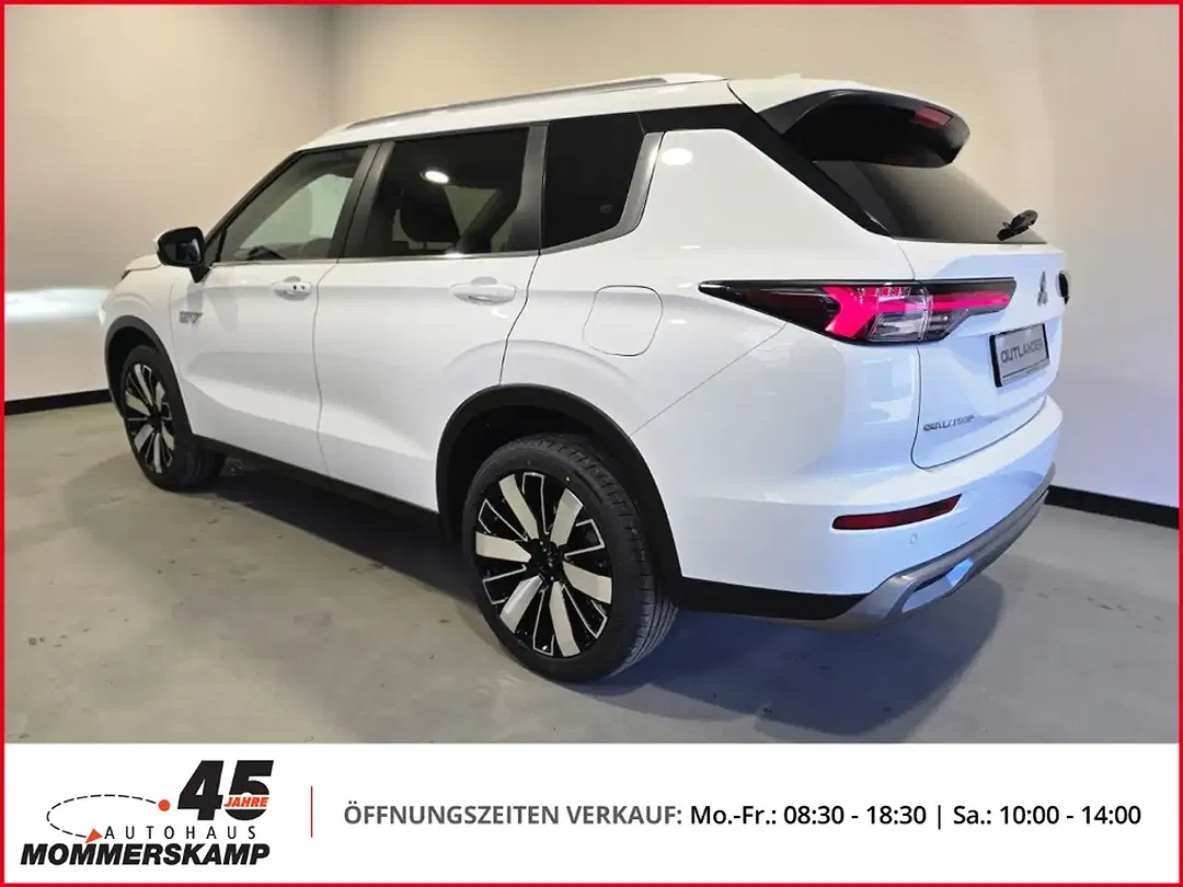 Mitsubishi Outlander - Thumbnail 4