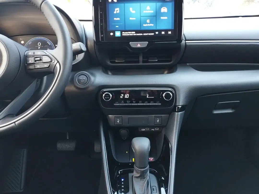 Toyota Yaris - Thumbnail 15