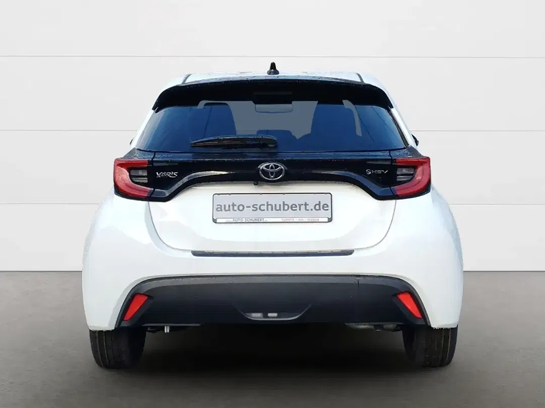 Toyota Yaris - Thumbnail 6