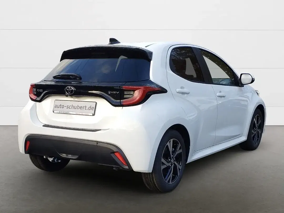 Toyota Yaris - Thumbnail 8