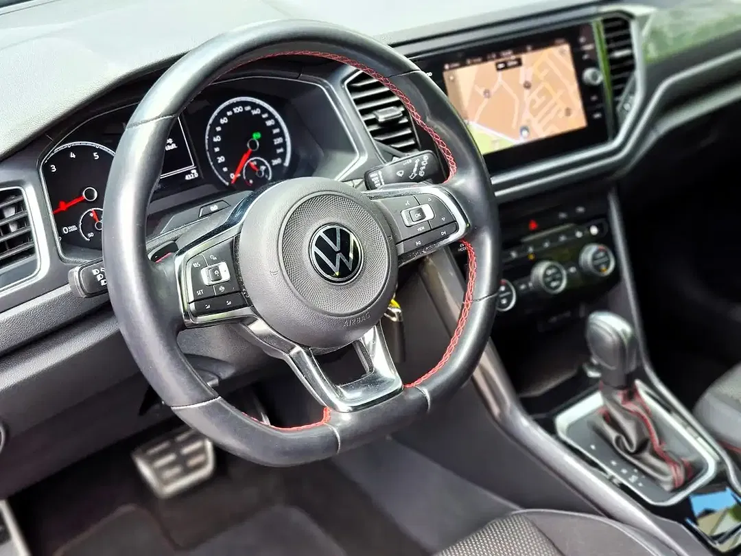 Volkswagen T-Roc - Thumbnail 11