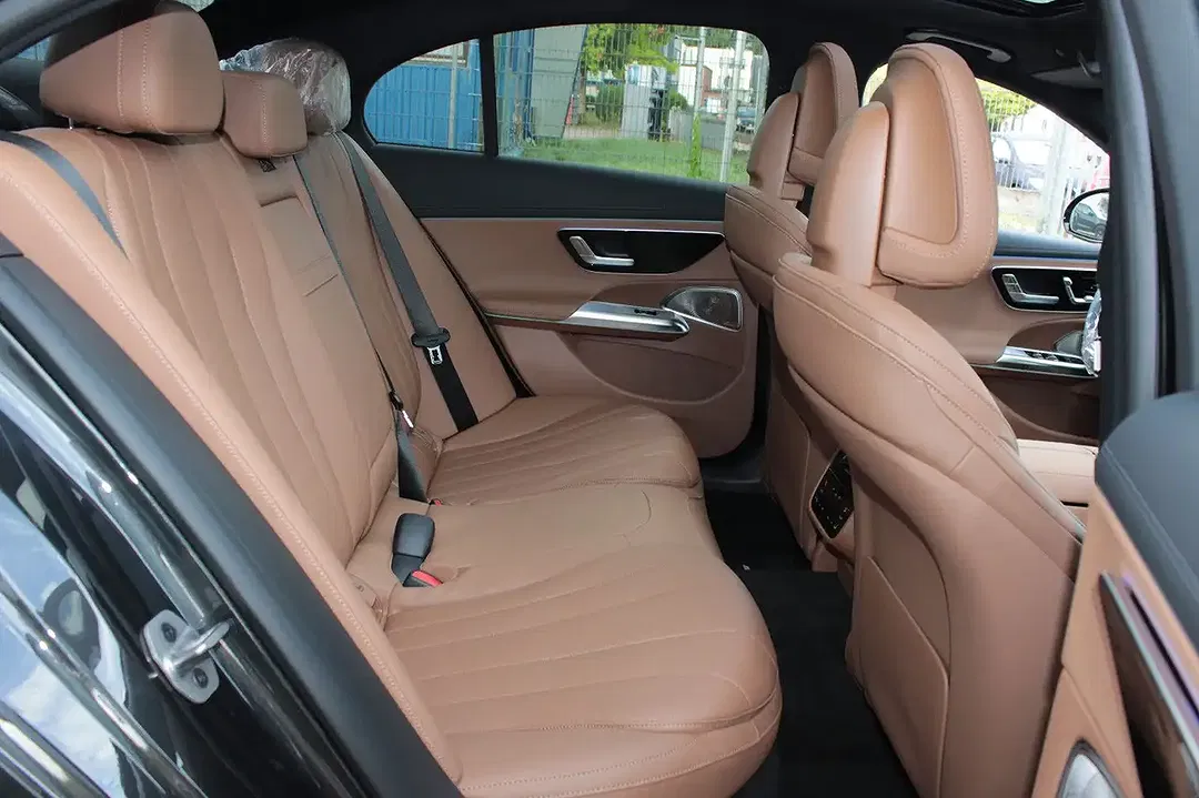 Mercedes-Benz E 200 - Thumbnail 12