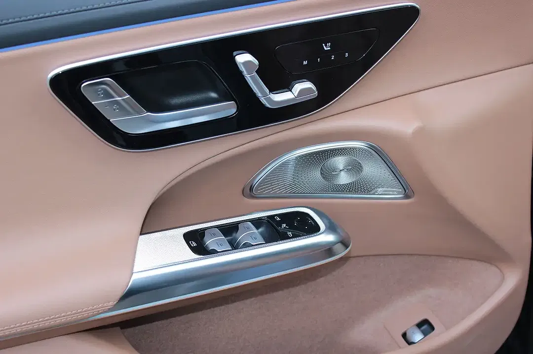 Mercedes-Benz E 200 - Thumbnail 13