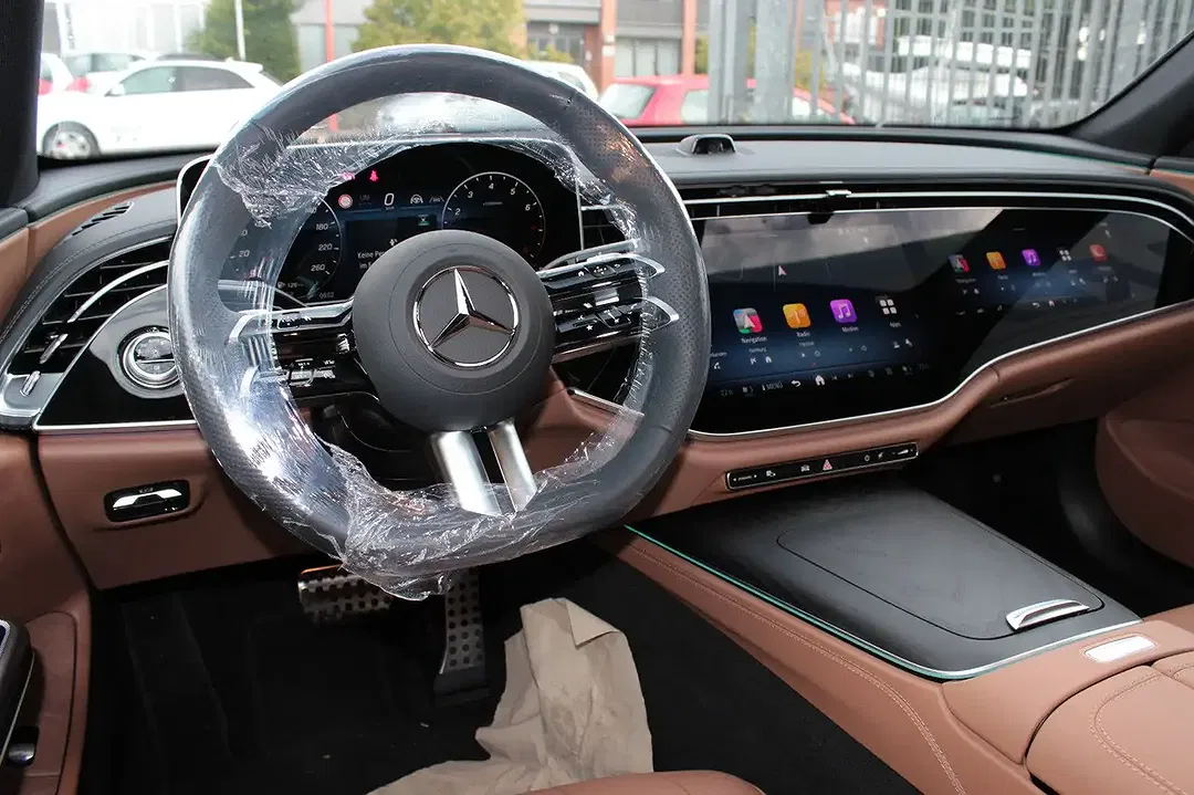 Mercedes-Benz E 200 - Thumbnail 8