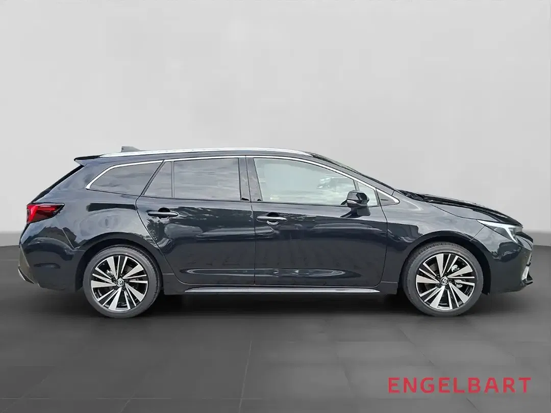 Toyota Corolla - Thumbnail 4