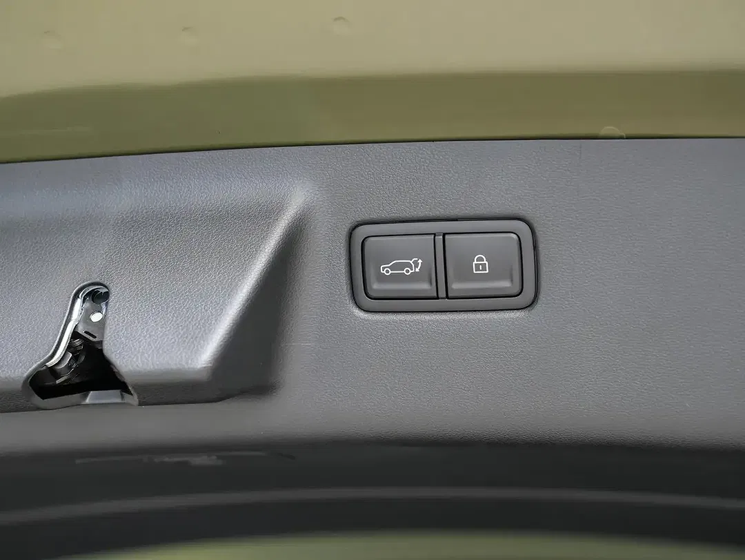 Hyundai SANTA FE - Thumbnail 23