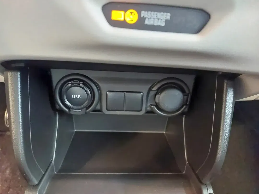 Suzuki Swift - Thumbnail 3
