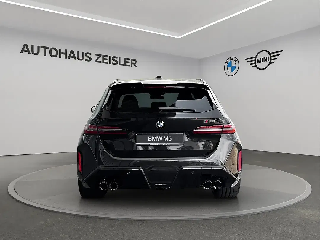 BMW M5 - Thumbnail 6