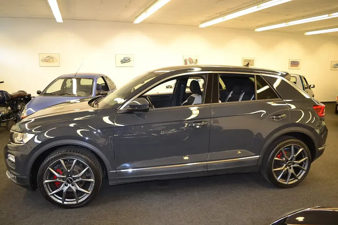 Volkswagen T-Roc - Thumbnail 4