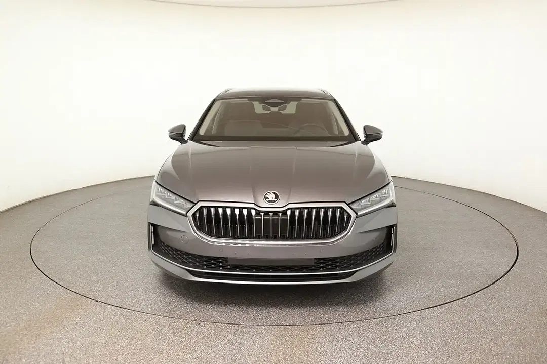Skoda Superb - Thumbnail 2