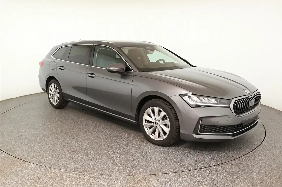 Skoda Superb - Thumbnail 3