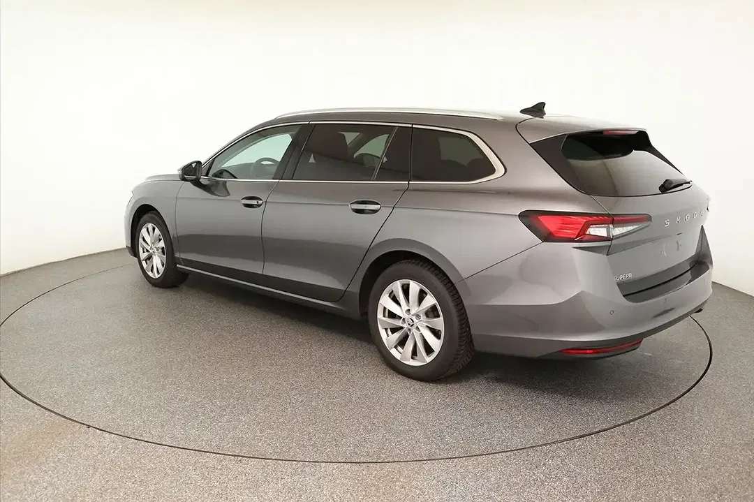 Skoda Superb - Thumbnail 5